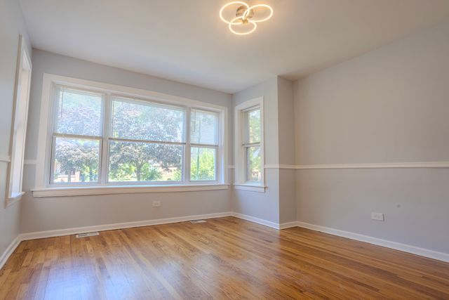 1523 E 74th Place 1, Chicago, IL 60619
