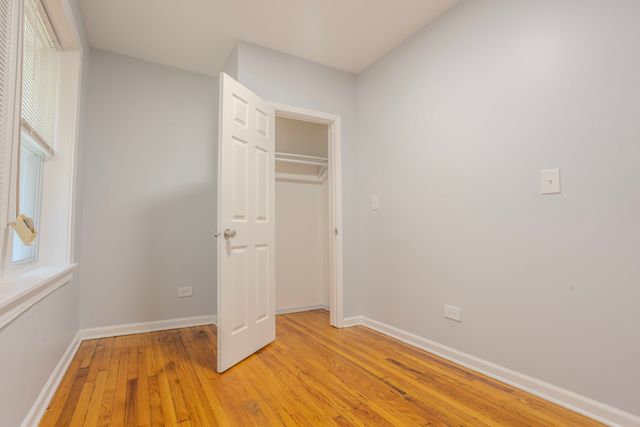 1523 E 74th Place 1, Chicago, IL 60619