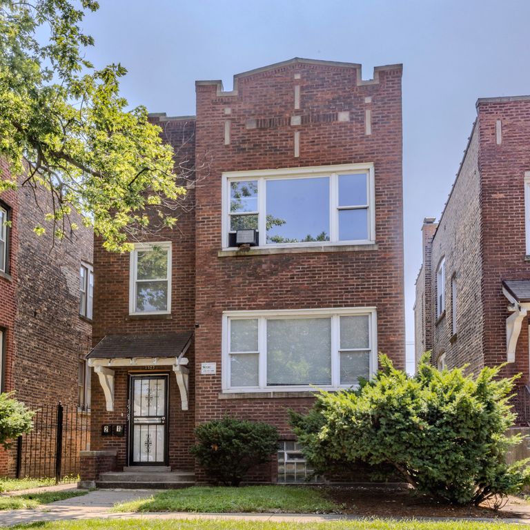 1523 E 74th Place 1, Chicago, IL 60619