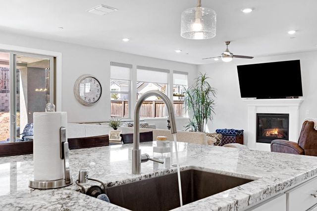 2940 Laredo Dr, Rocklin, CA 95765