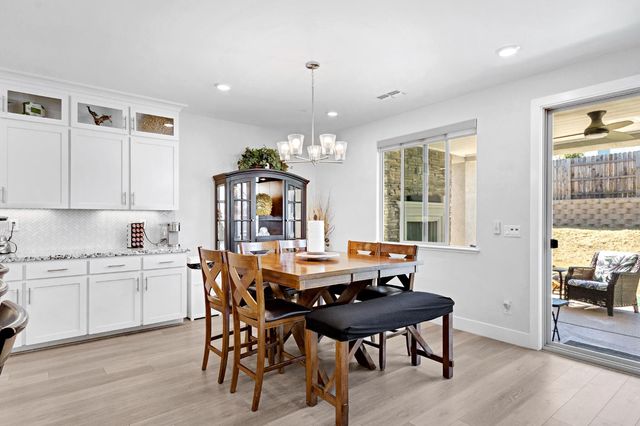 2940 Laredo Dr, Rocklin, CA 95765