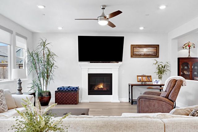 2940 Laredo Dr, Rocklin, CA 95765