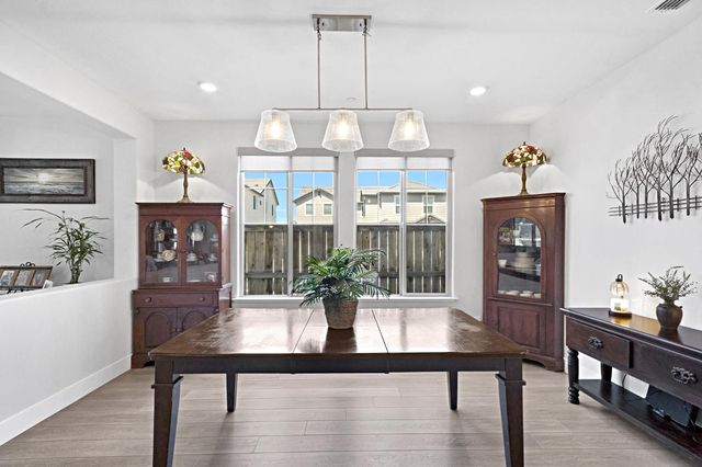 2940 Laredo Dr, Rocklin, CA 95765