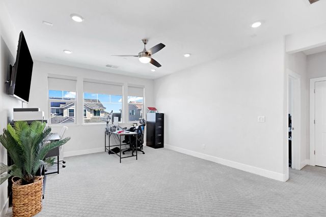 2940 Laredo Dr, Rocklin, CA 95765