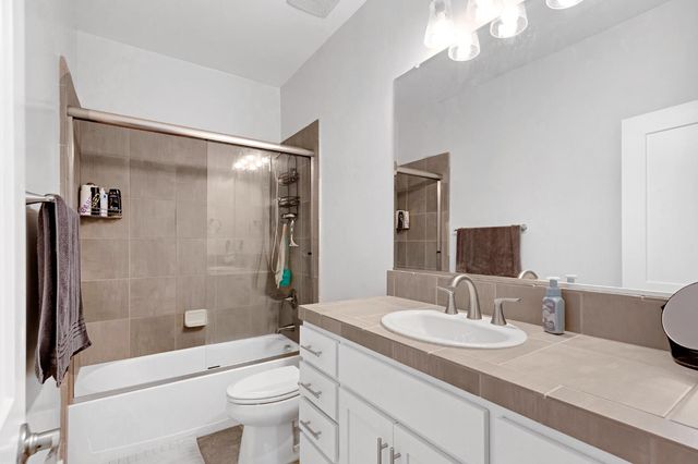 2940 Laredo Dr, Rocklin, CA 95765