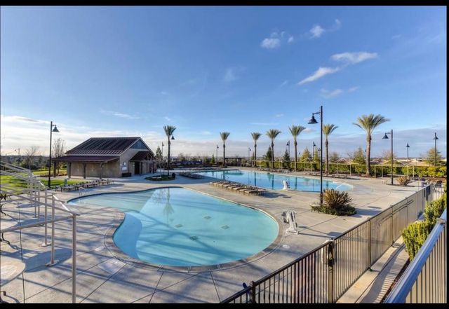 2940 Laredo Dr, Rocklin, CA 95765