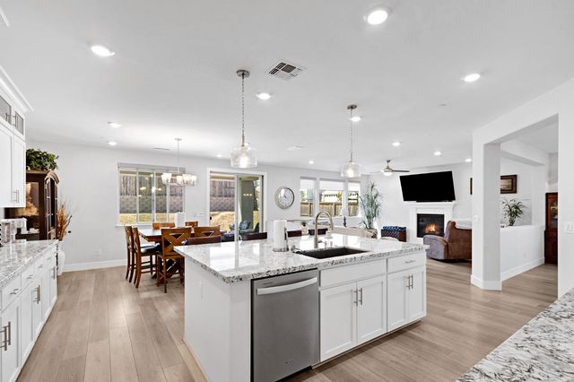 2940 Laredo Dr, Rocklin, CA 95765