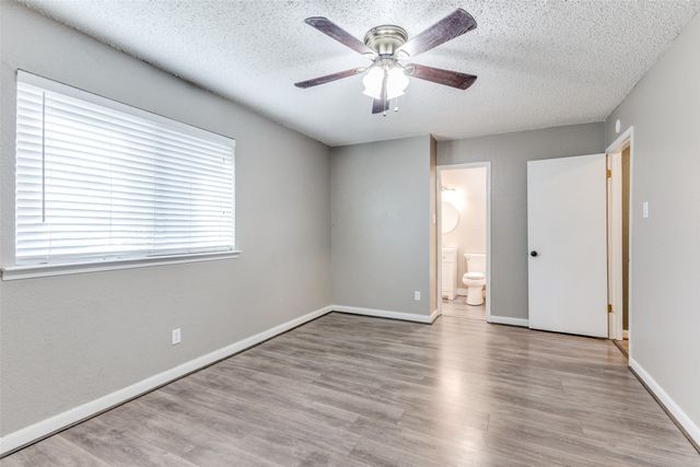 500 Lake Crest Parkway, Azle, TX 76020