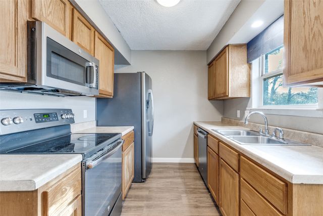 500 Lake Crest Parkway, Azle, TX 76020