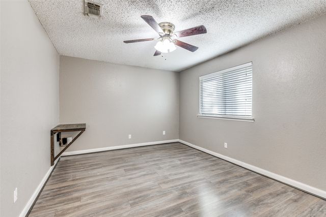 500 Lake Crest Parkway, Azle, TX 76020