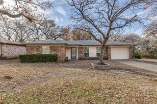 500 Lake Crest Parkway, Azle, TX 76020