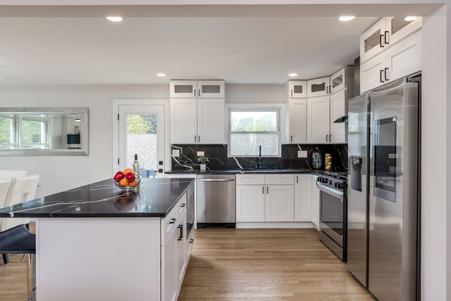 9132 Lincolnwood Drive, Evanston, IL 60203