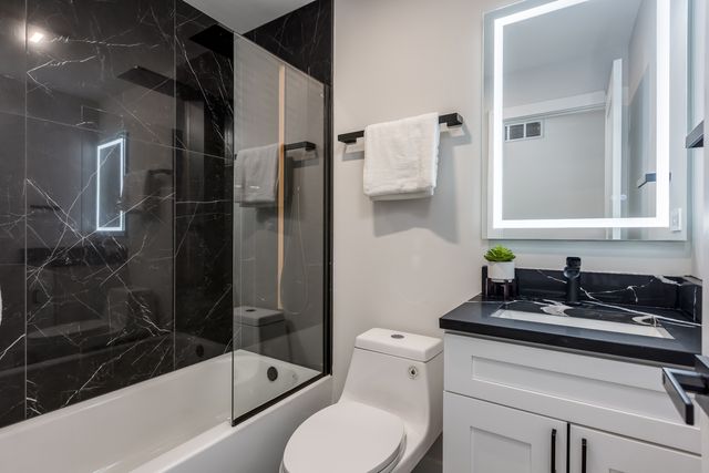 9132 Lincolnwood Drive, Evanston, IL 60203