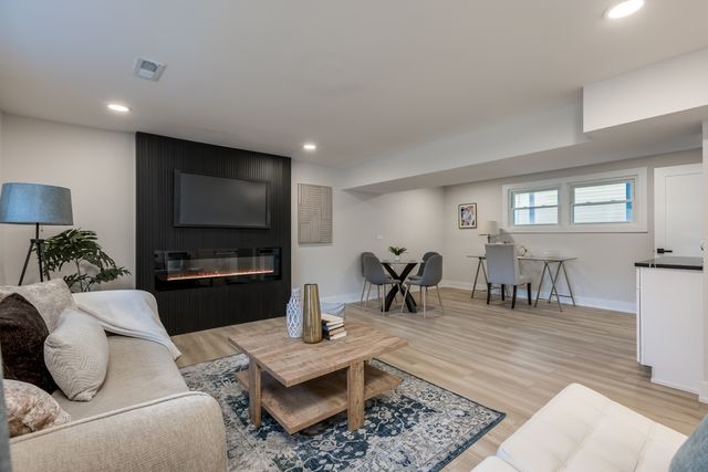 9132 Lincolnwood Drive, Evanston, IL 60203