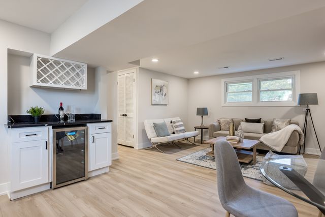 9132 Lincolnwood Drive, Evanston, IL 60203