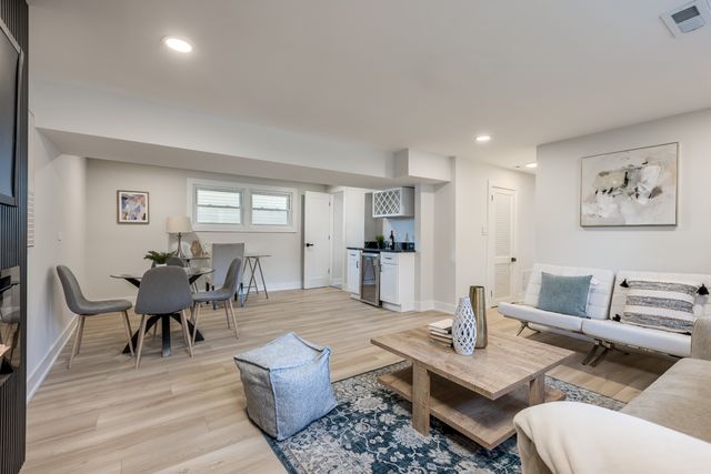 9132 Lincolnwood Drive, Evanston, IL 60203
