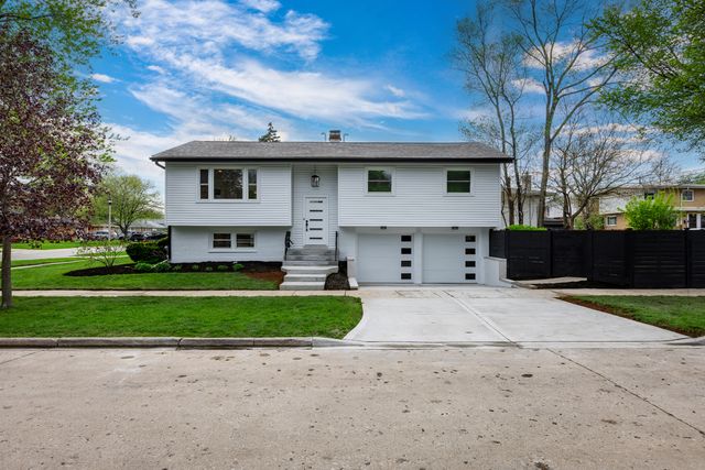 9132 Lincolnwood Drive, Evanston, IL 60203