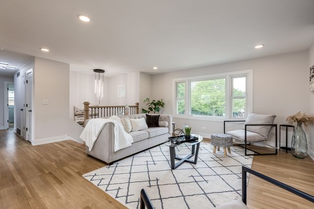 9132 Lincolnwood Drive, Evanston, IL 60203
