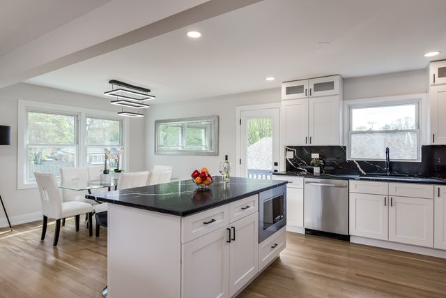 9132 Lincolnwood Drive, Evanston, IL 60203