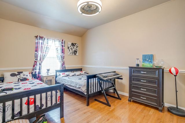 515 Deerwood Drive, Burleson, TX 76028