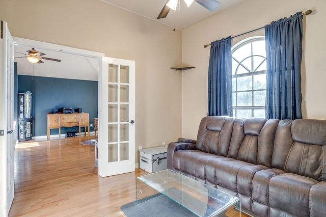 515 Deerwood Drive, Burleson, TX 76028