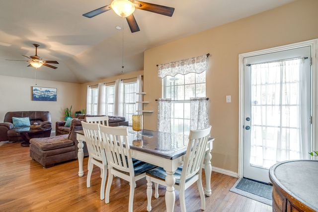 515 Deerwood Drive, Burleson, TX 76028