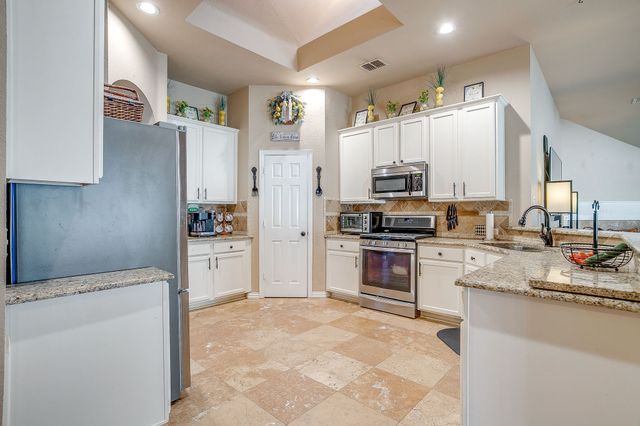 515 Deerwood Drive, Burleson, TX 76028