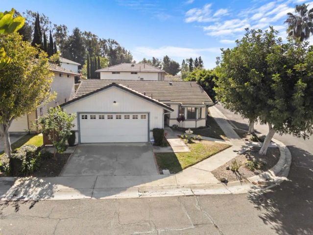 1387 Longfellow Road, Vista, CA 92083