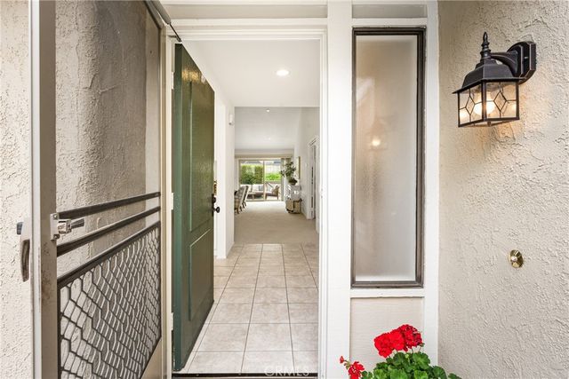 9 Driftwood 22, Irvine, CA 92604