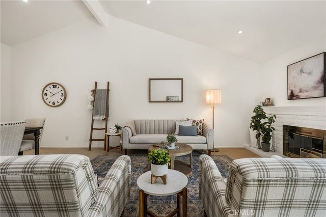 9 Driftwood 22, Irvine, CA 92604