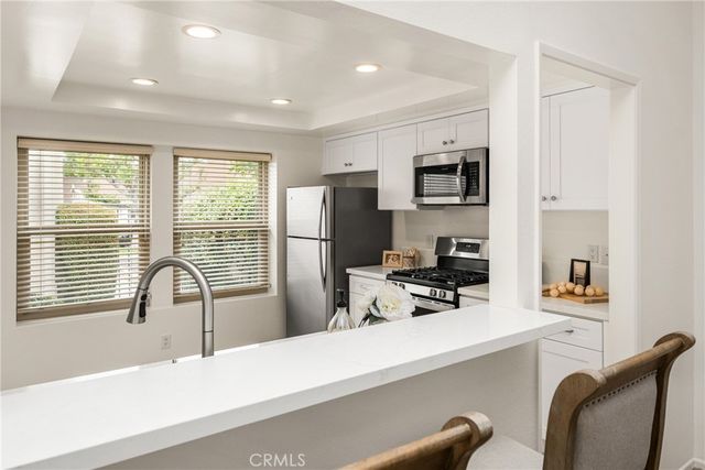 9 Driftwood 22, Irvine, CA 92604