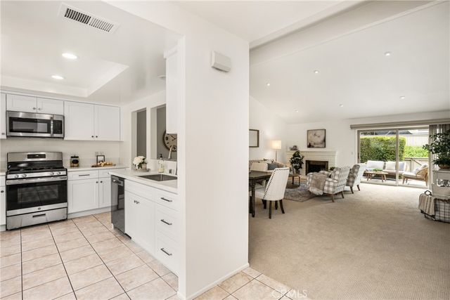 9 Driftwood 22, Irvine, CA 92604