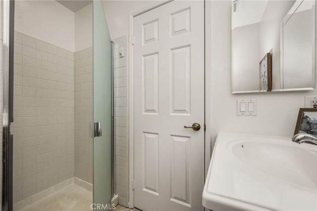 9 Driftwood 22, Irvine, CA 92604