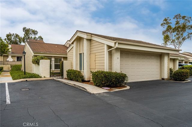9 Driftwood 22, Irvine, CA 92604