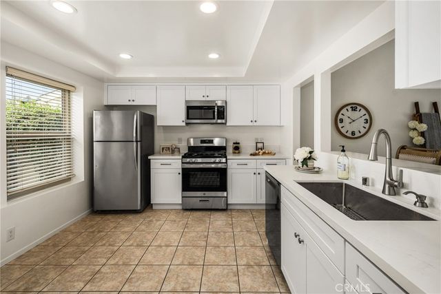 9 Driftwood 22, Irvine, CA 92604