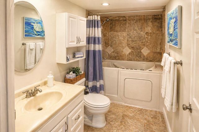 301 Lake Shore Drive, Lake Park, FL 33403