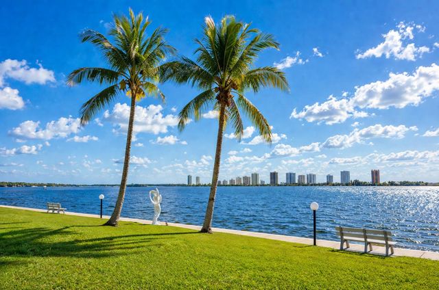 301 Lake Shore Drive, Lake Park, FL 33403