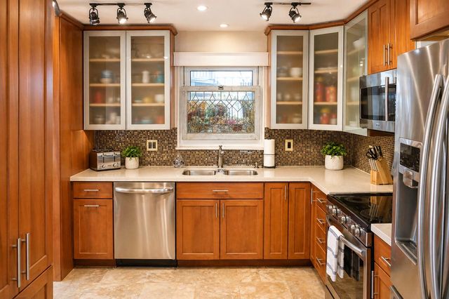 301 Lake Shore Drive, Lake Park, FL 33403