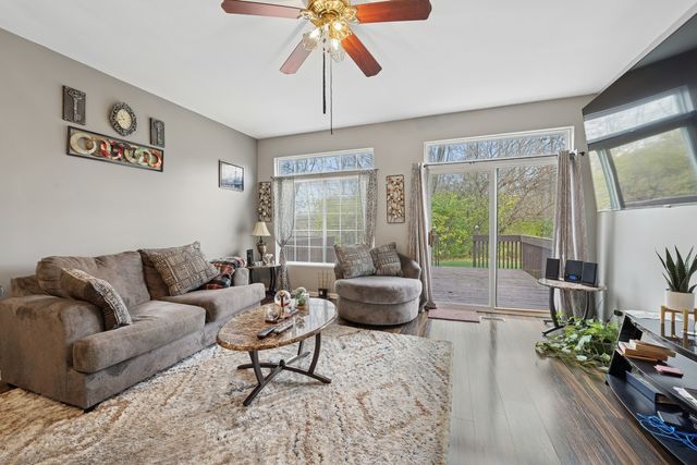 8304 Sierra Woods Lane, Carpentersville, IL 60110