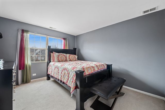 8304 Sierra Woods Lane, Carpentersville, IL 60110