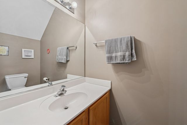 8304 Sierra Woods Lane, Carpentersville, IL 60110