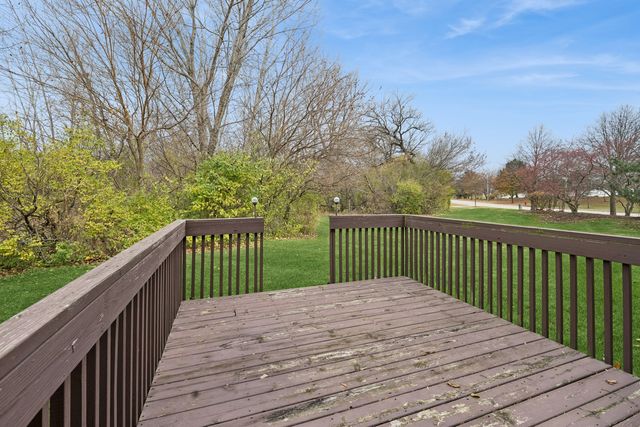 8304 Sierra Woods Lane, Carpentersville, IL 60110