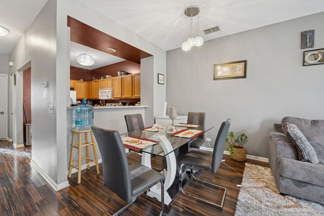 8304 Sierra Woods Lane, Carpentersville, IL 60110