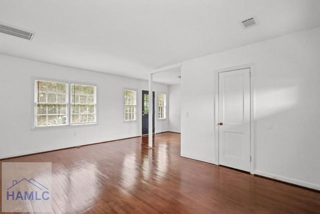 560 Macon Street, Jesup, GA 31545