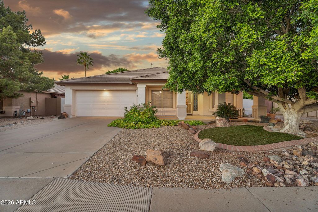 8010 E ONZA Avenue, Mesa, AZ 85212