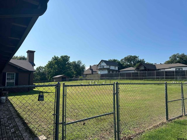 1248 Canada St, Jacksonville, TX 75766