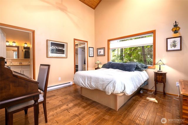 1354 Chinook Way, Center Island, WA 98221