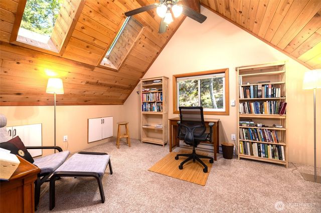 1354 Chinook Way, Center Island, WA 98221