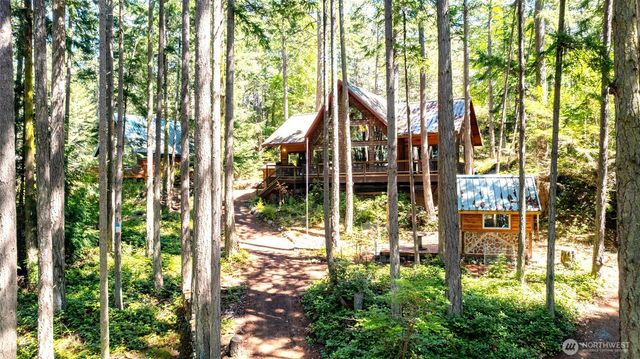 1354 Chinook Way, Center Island, WA 98221