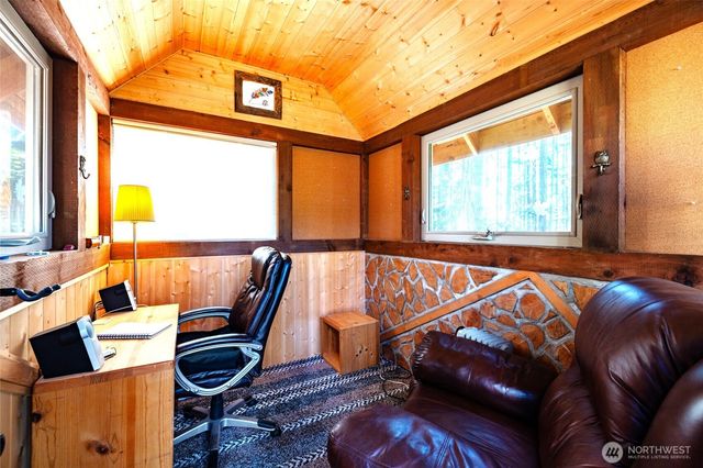 1354 Chinook Way, Center Island, WA 98221